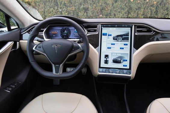 Tesla cars will be semi-autonomous in three years