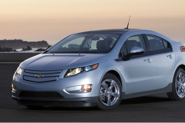 GM is taking on Tesla with the affordable Chevrolet Bolt