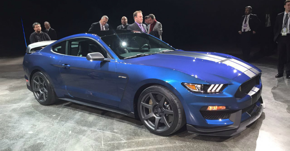 The Mustang GT350R is Ready to Take on a Porsche 911