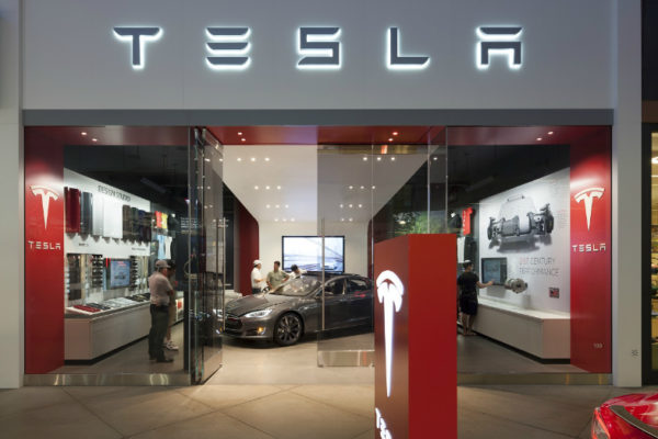 11.21.16 - Tesla Dealership